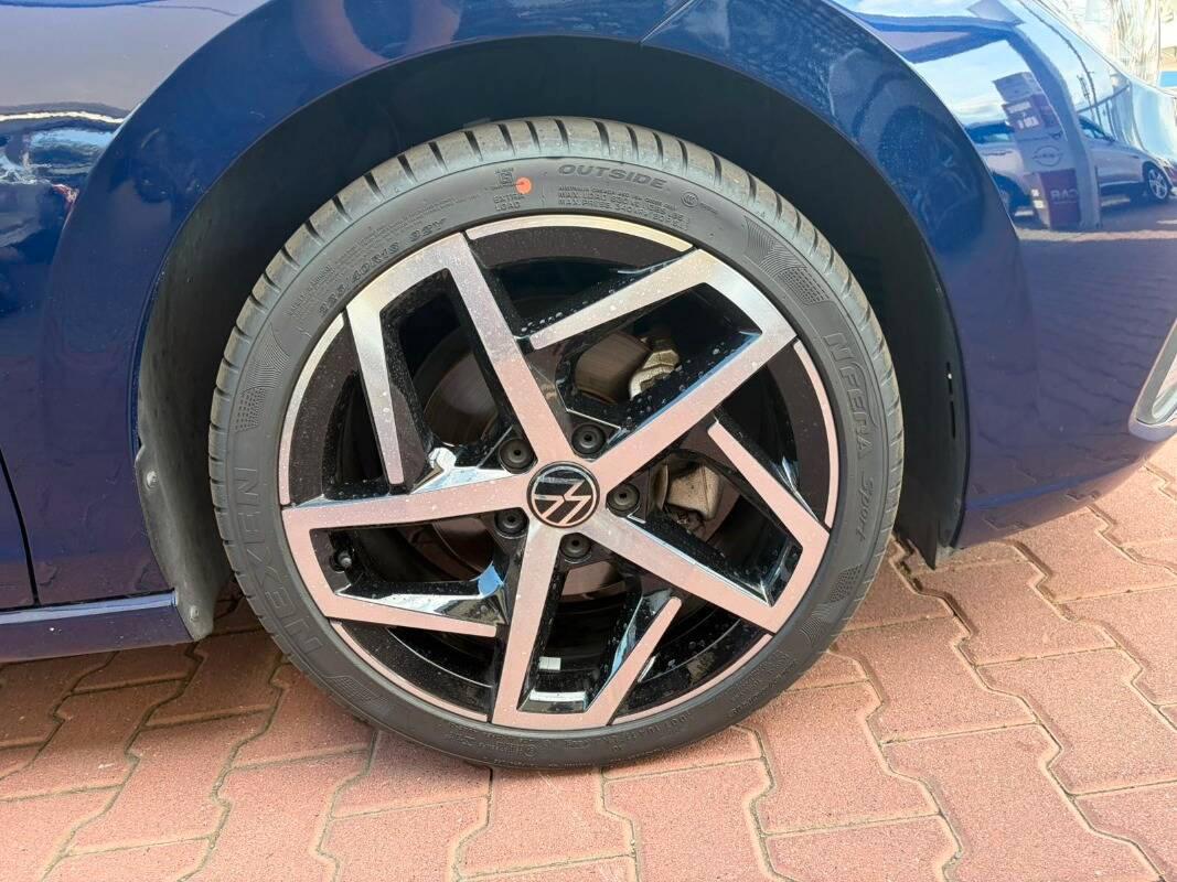 Volkswagen Golf 1.5 etsi evo Style 130cv dsg
