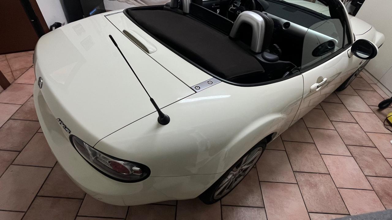 Mazda MX-5 Roadster Coupé 1.8L 16V Niseko