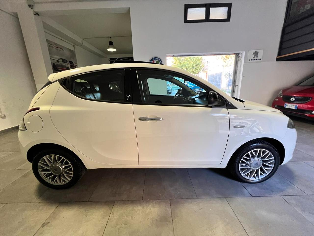 LANCIA YPSILON 0.9 TWINAIR 85CV PLATINO 2011