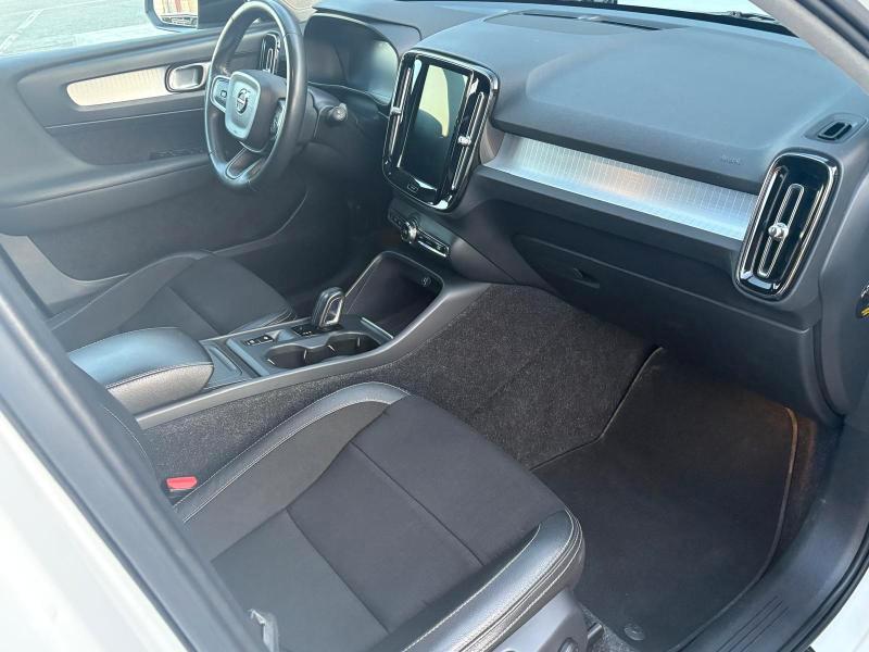 Volvo XC40 2.0 d3 150 CV Momentum my20 2WD