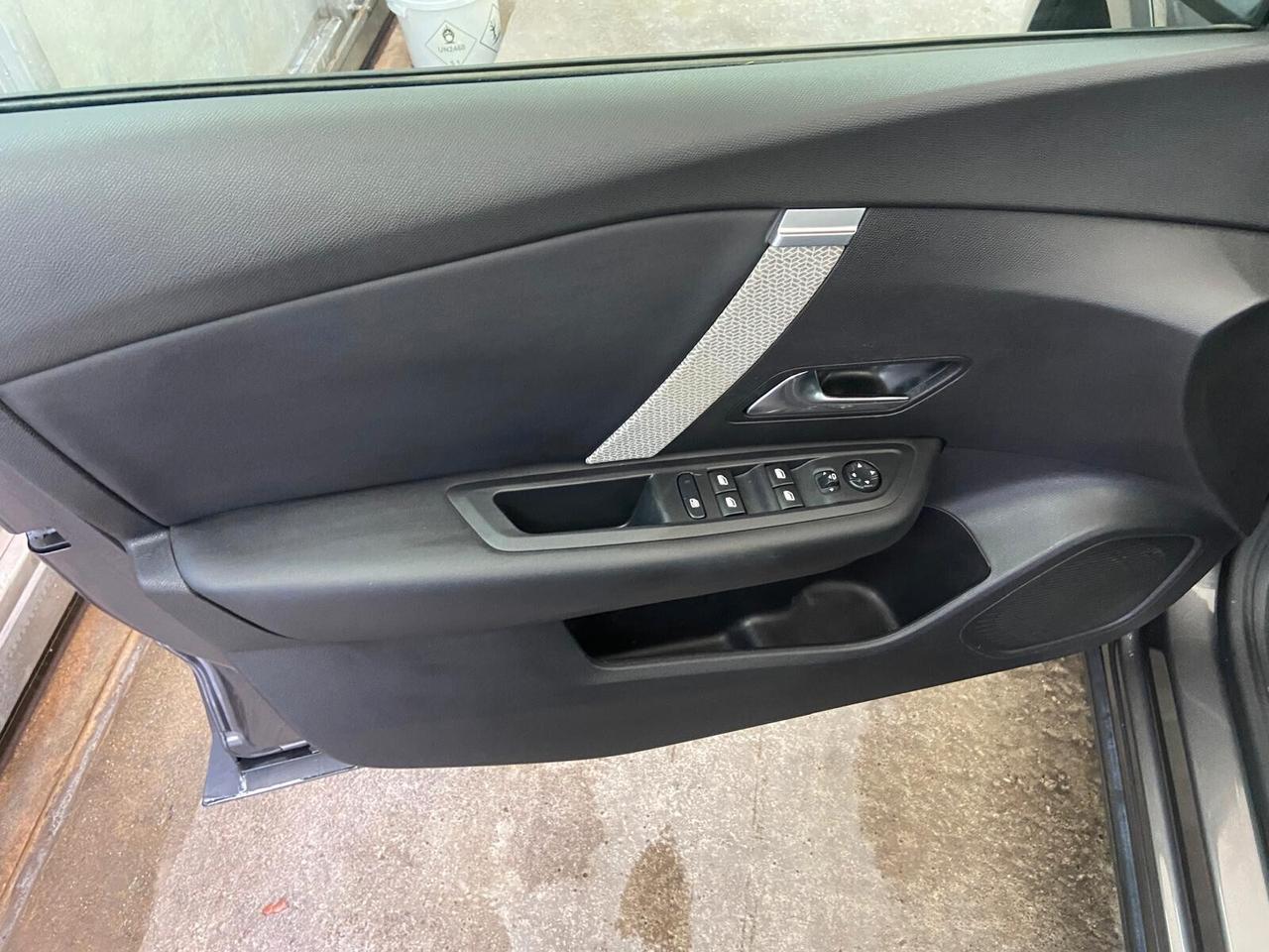 Citroen C4 BlueHDi 130 S&S EAT8 Shine