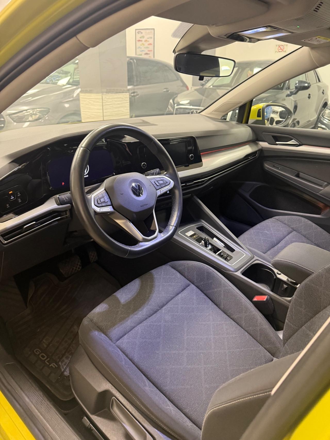 Volkswagen Golf 1.5 eTSI 130 CV EVO ACT DSG R-Line