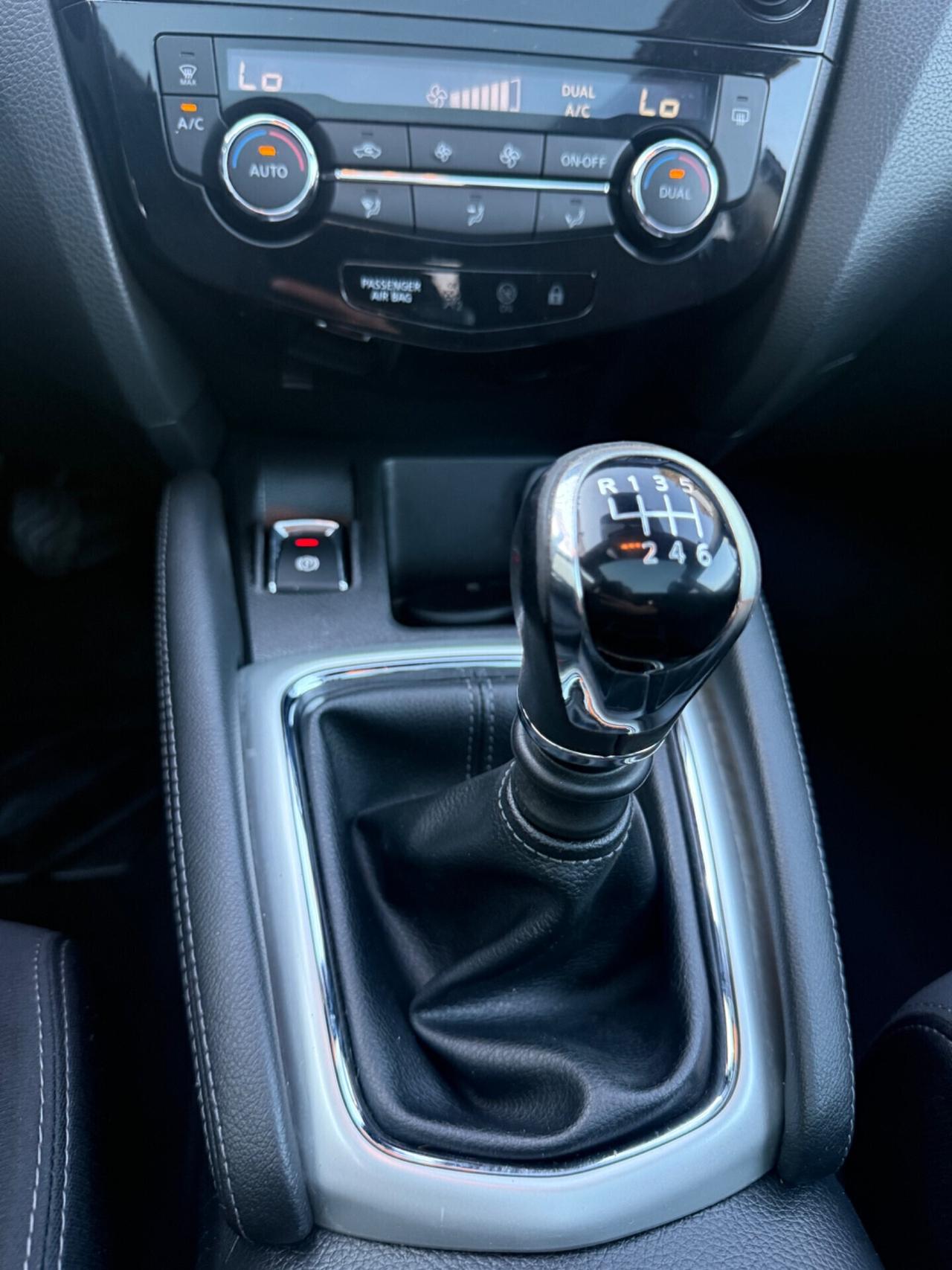 Nissan Qashqai 1.5 dCi Tekna,TETTO PANORAMICO,TELECAMERE 360°,EuroBlock,Navi,ecc.