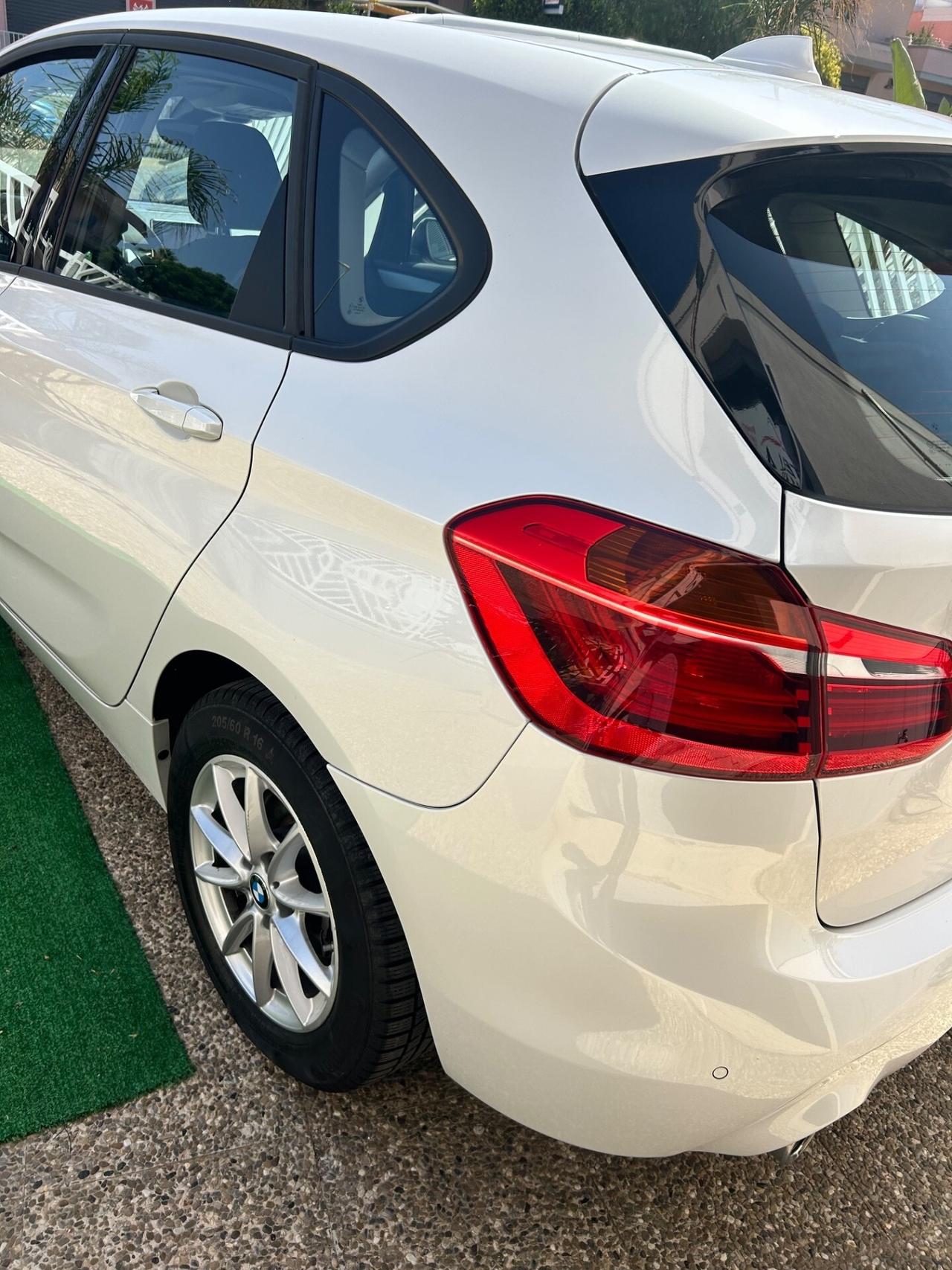 Bmw 2er Active Tourer 220d xDrive Advantage aut.