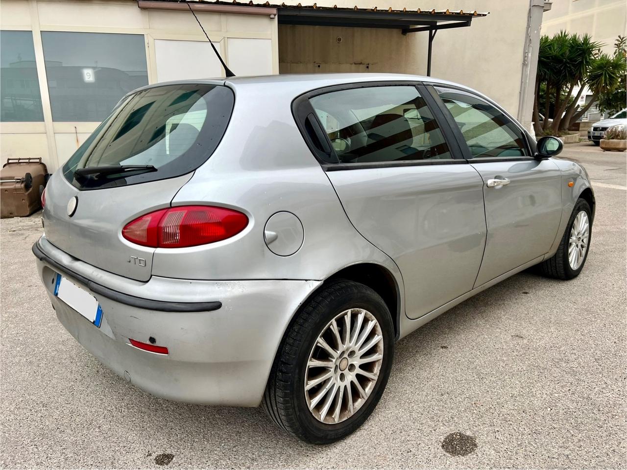 Alfa Romeo 147 1.9 JTD 16V cat 5 porte Distinctive