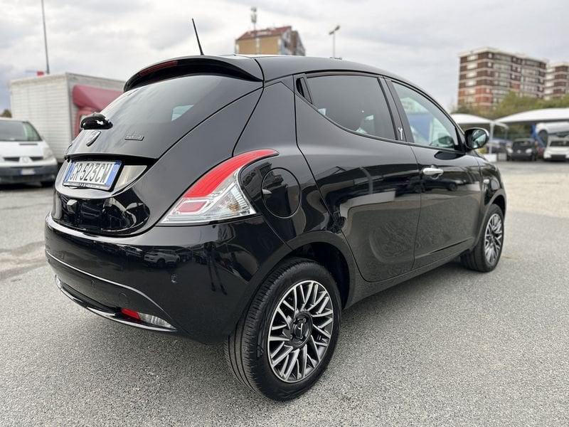 Lancia Ypsilon 1.0 FireFly 5 porte S&S Hybrid Gold Plus