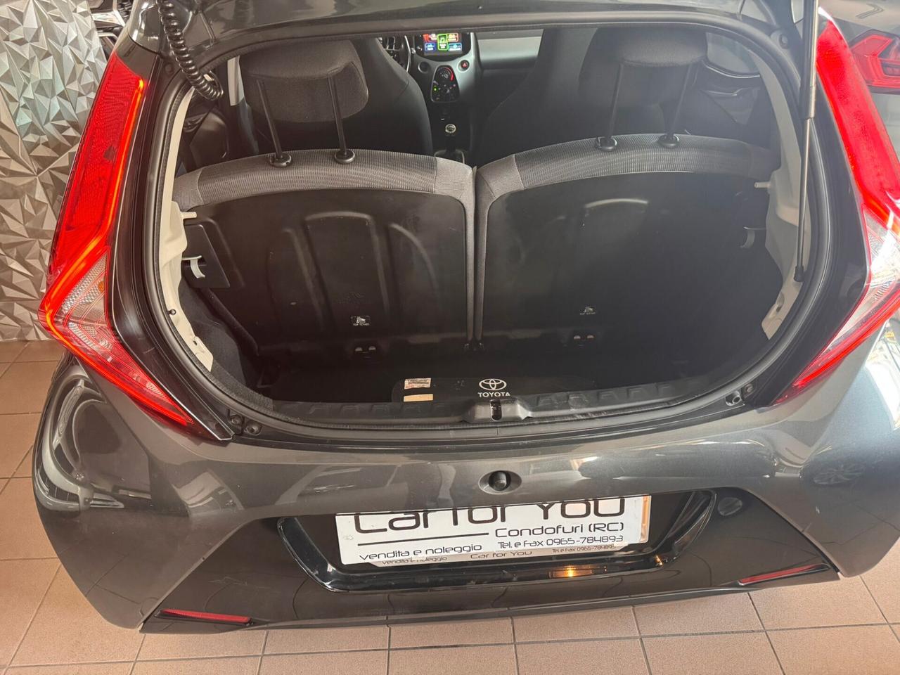 Toyota Aygo Connect 1.0 VVT-i 72 CV 5 porte x-fun
