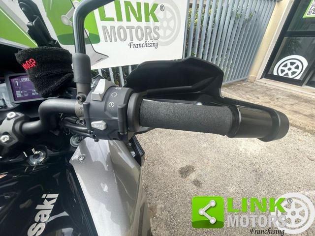 KAWASAKI Versys 1100 S .