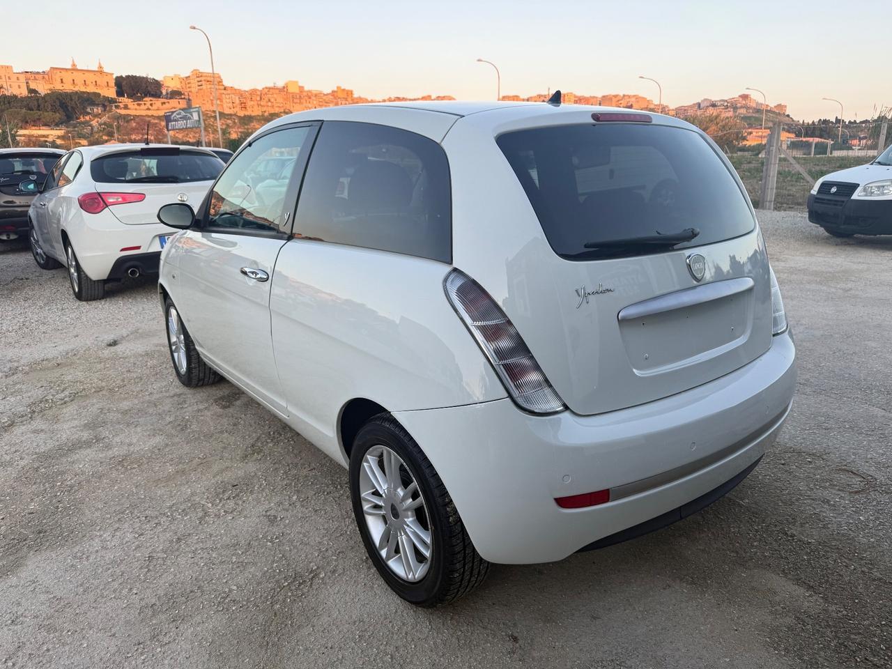 Lancia Ypsilon 1.2 Platino
