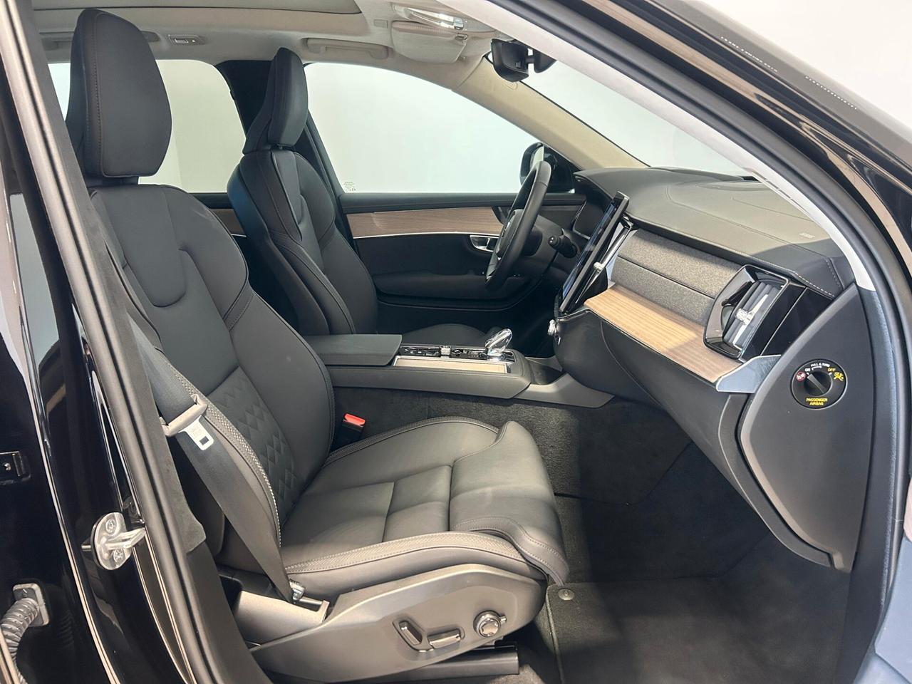 Volvo XC 90 T8 Plug-in hybrid AWD automatico 7 posti Ultra Dark