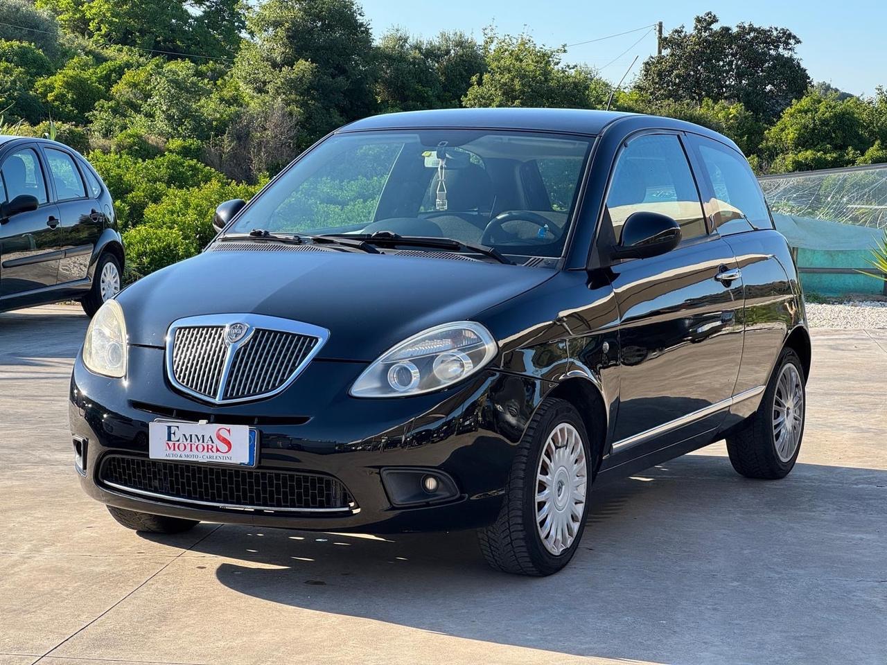 Lancia Ypsilon 1.2 69 CV Unyca