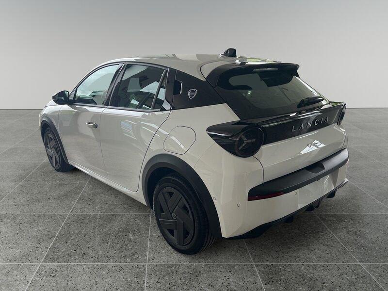 Lancia Ypsilon Hybrid e-DCT