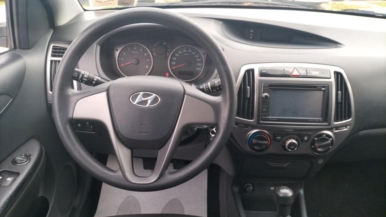 Hyundai i20 1.2 5p.** NEOPATENTATI **