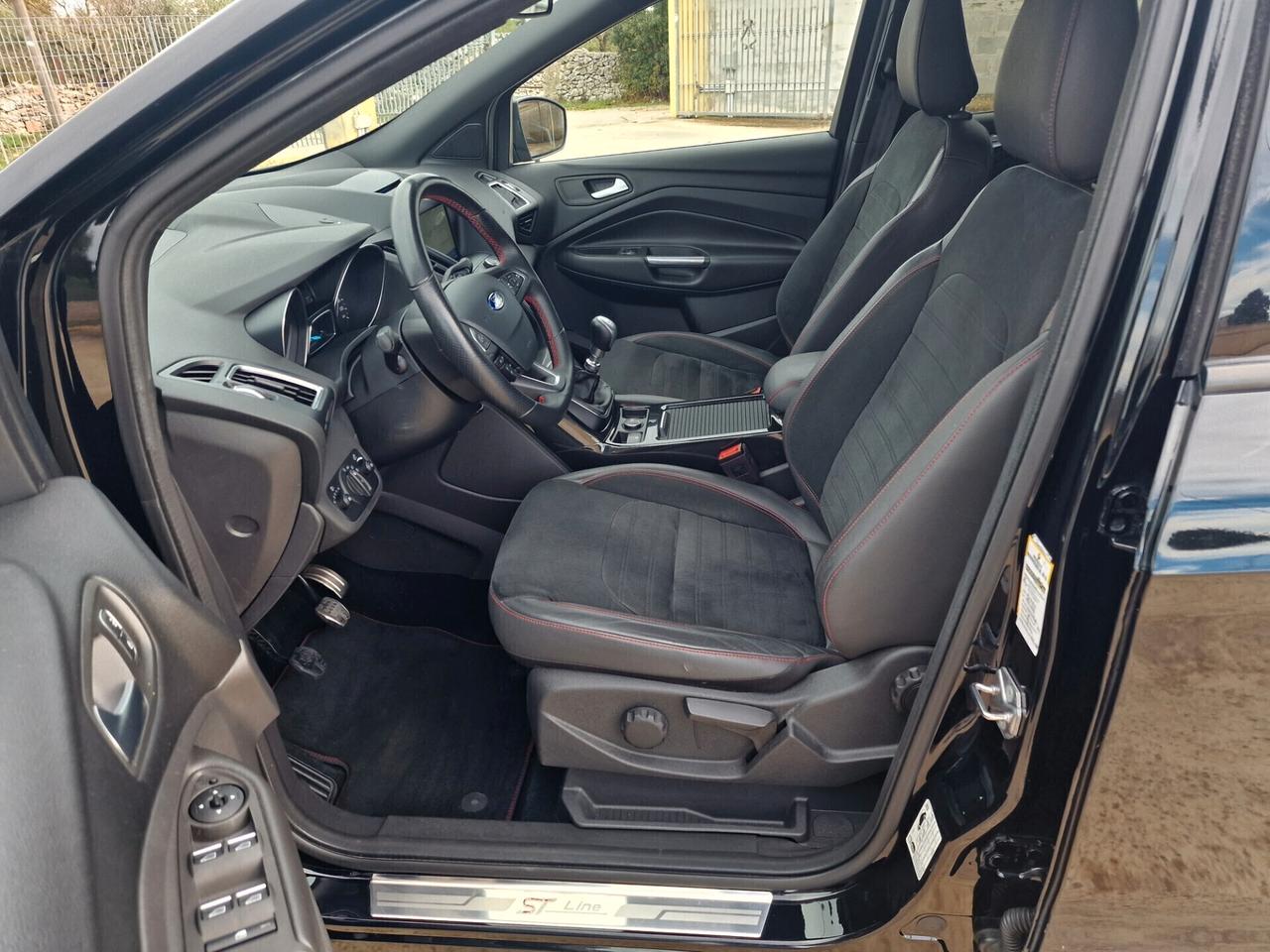 Ford Kuga 1.5 TDCI 120 CV S&S 2WD ST-Line