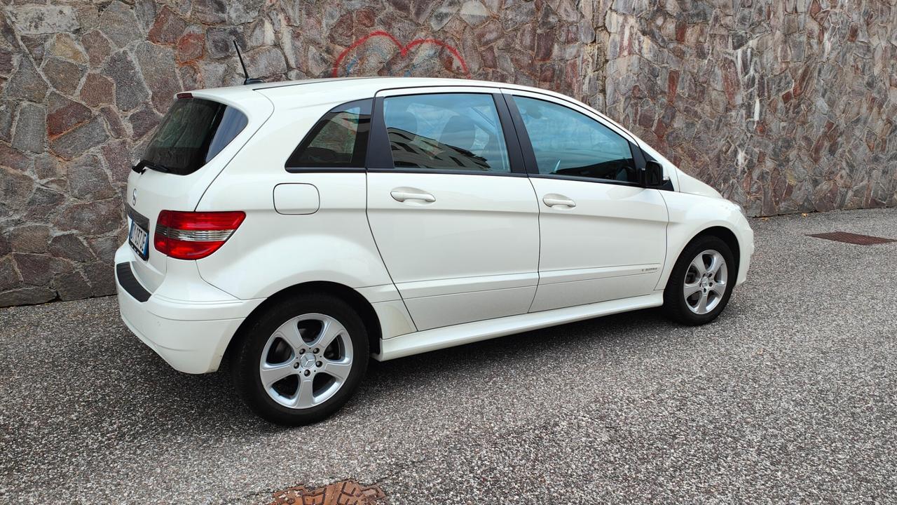 Mercedes B 180 Executive - ok neopatentati