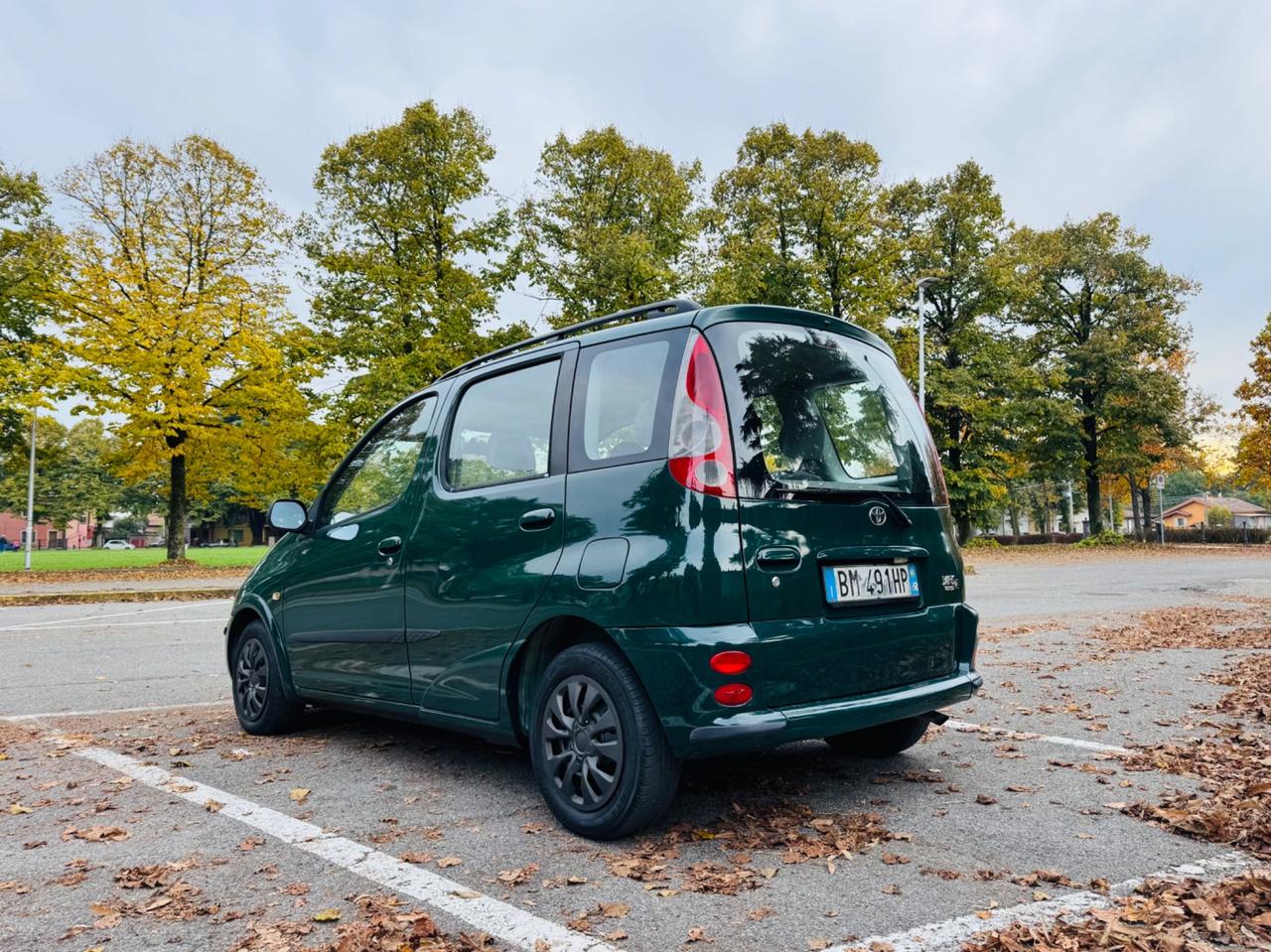 Toyota Yaris 1.3i 16V cat 5 porte Luna