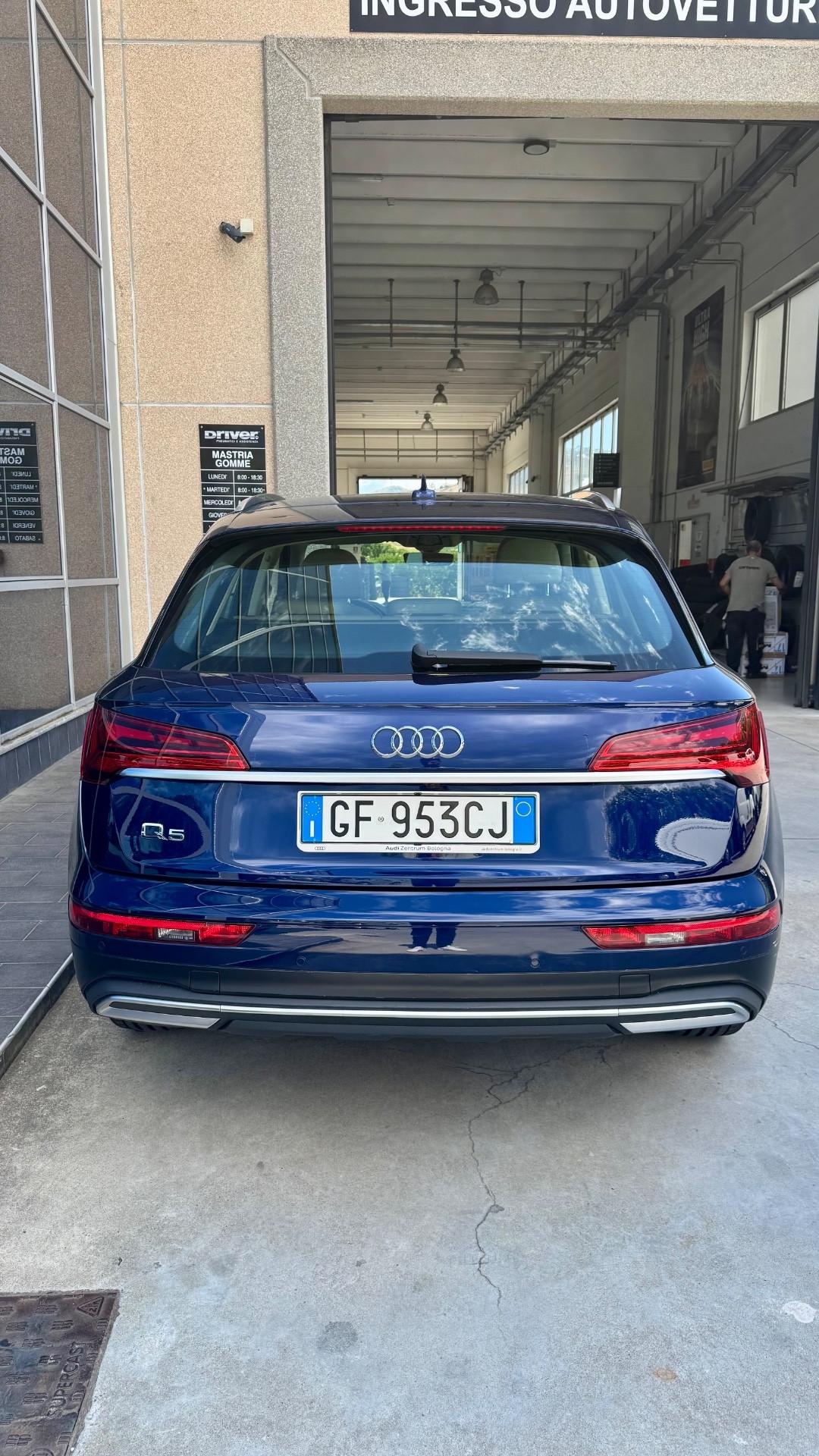 Audi Q5 35 TDI S tronic Business