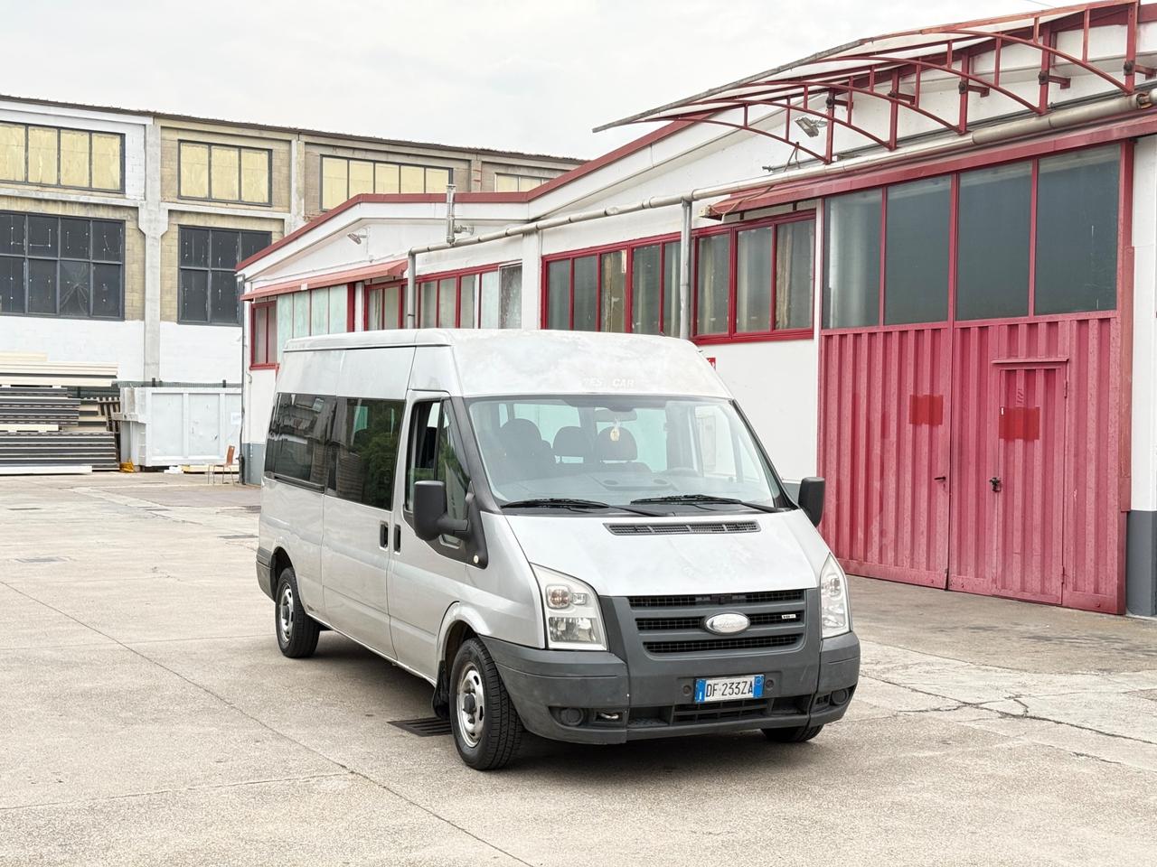 Ford Transit/Tourneo/Bus Transit 9 posti passo lungo