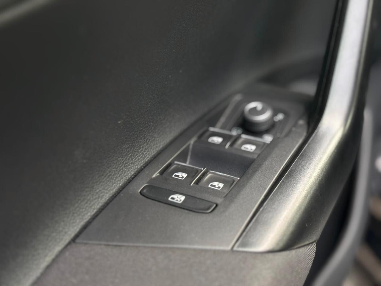 Volkswagen Polo 1.0 TSI DSG R-Line