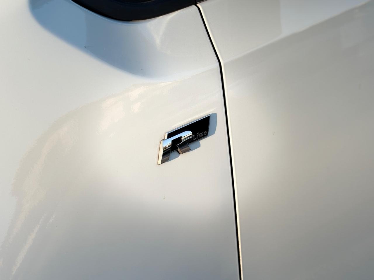 Volkswagen up! 1.0 5P EVO R-LINE BICOLOR FULL/LED