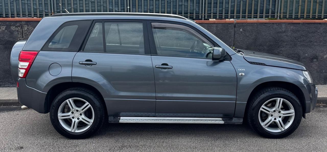 Suzuki Grand Vitara 1.9 DDiS CON GANCIO TRAINO