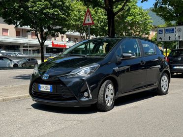 Toyota Yaris 1.5 Hybrid 5 porte - NEOPATENTATI - CAMBIO AUTOMATICO - TELECAMERA PER PARCHEGGIO ASSISTITO