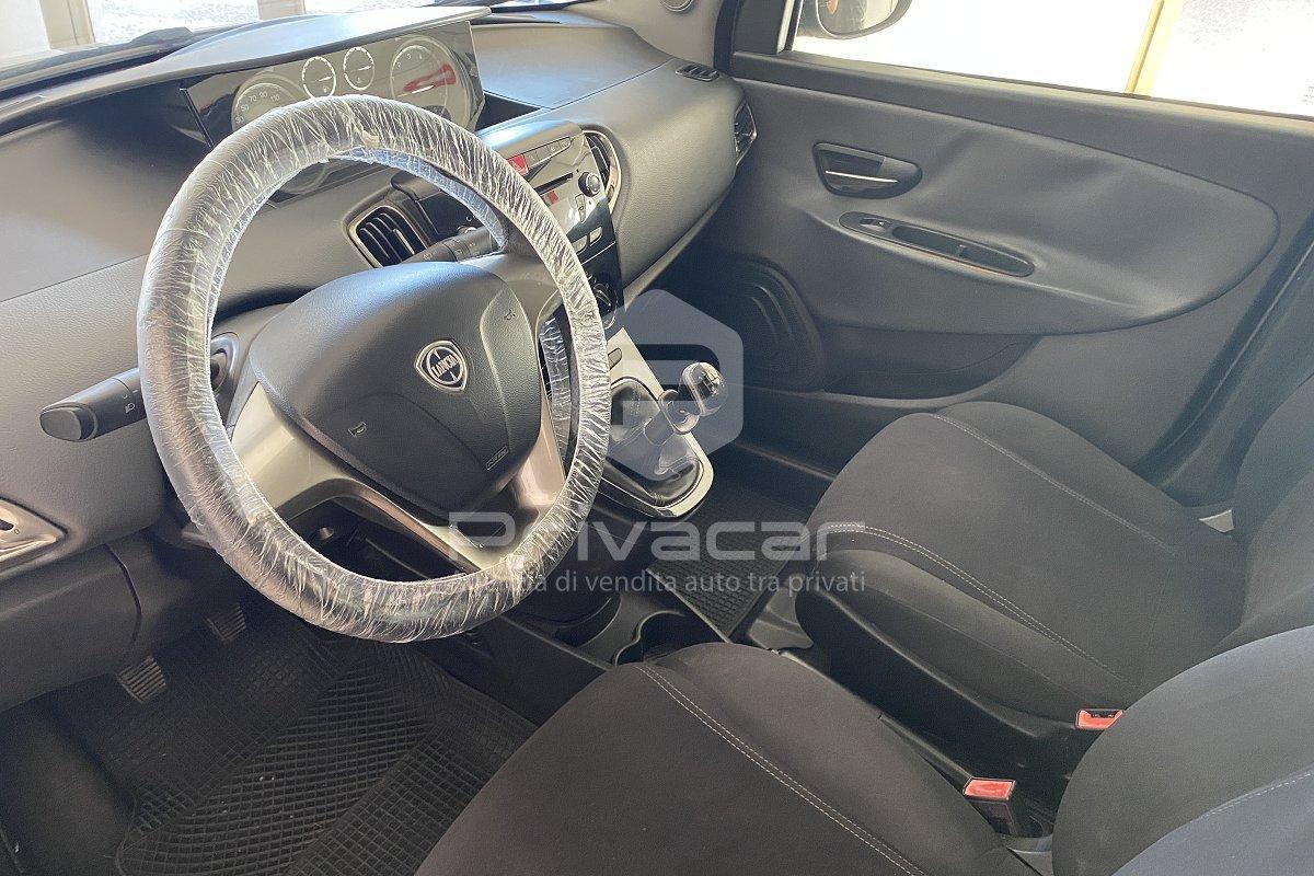 LANCIA Ypsilon 1.2 69 CV 5 porte Silver