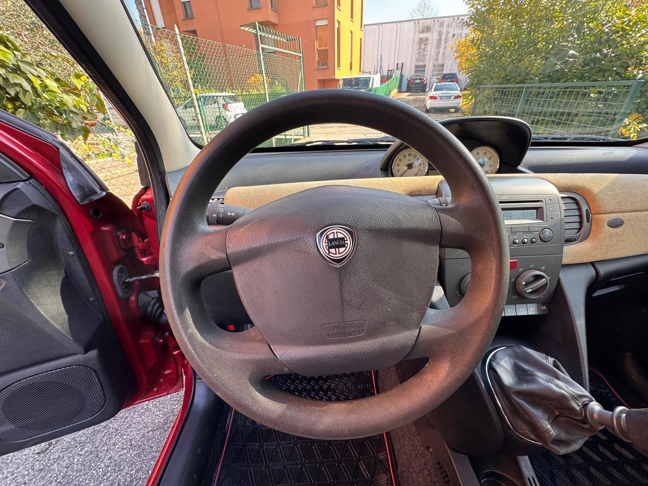 Lancia Ypsilon 1.2 16V Platino