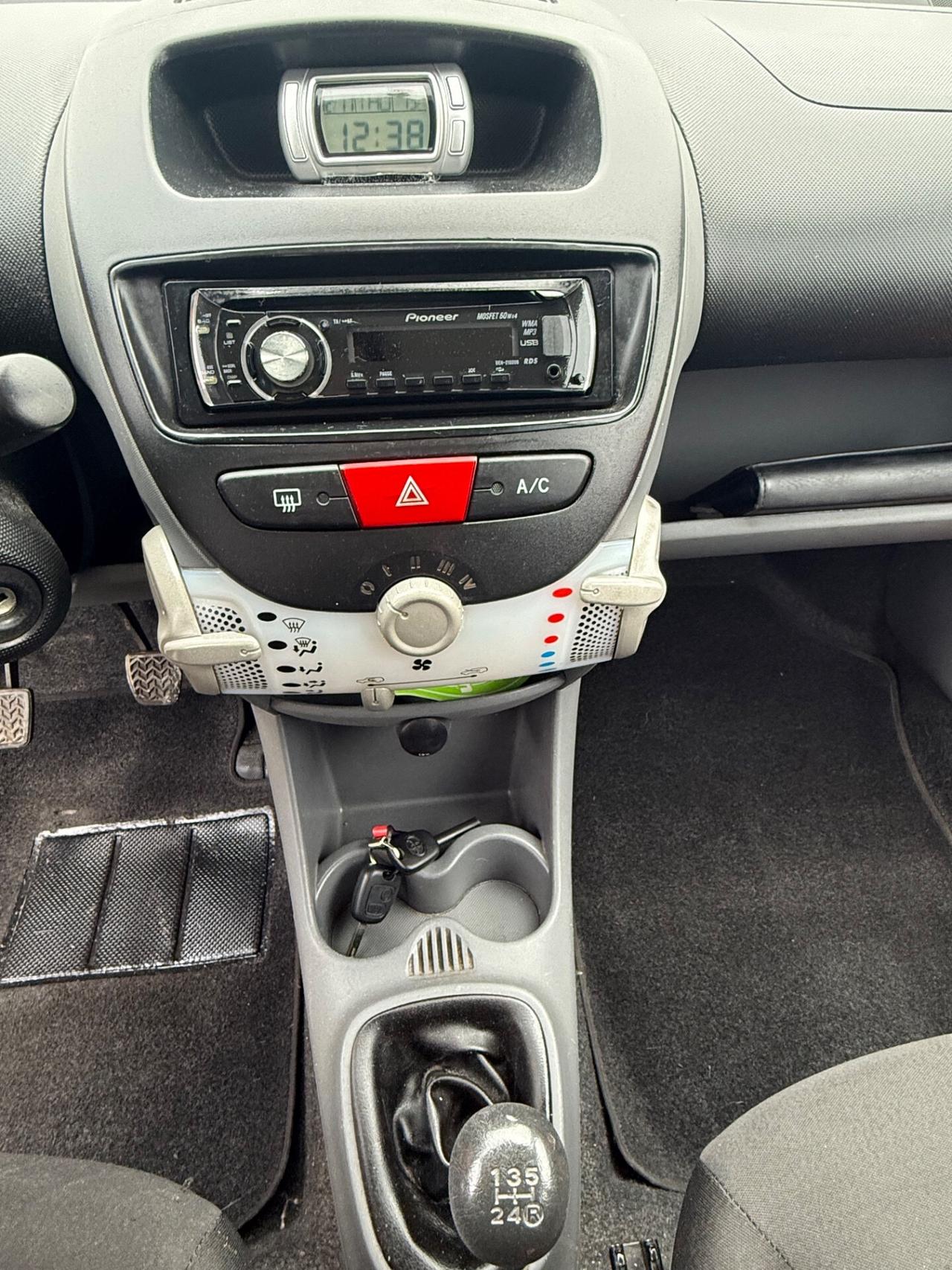 Toyota Aygo 1.0 12V VVT-i 5 porte Sol