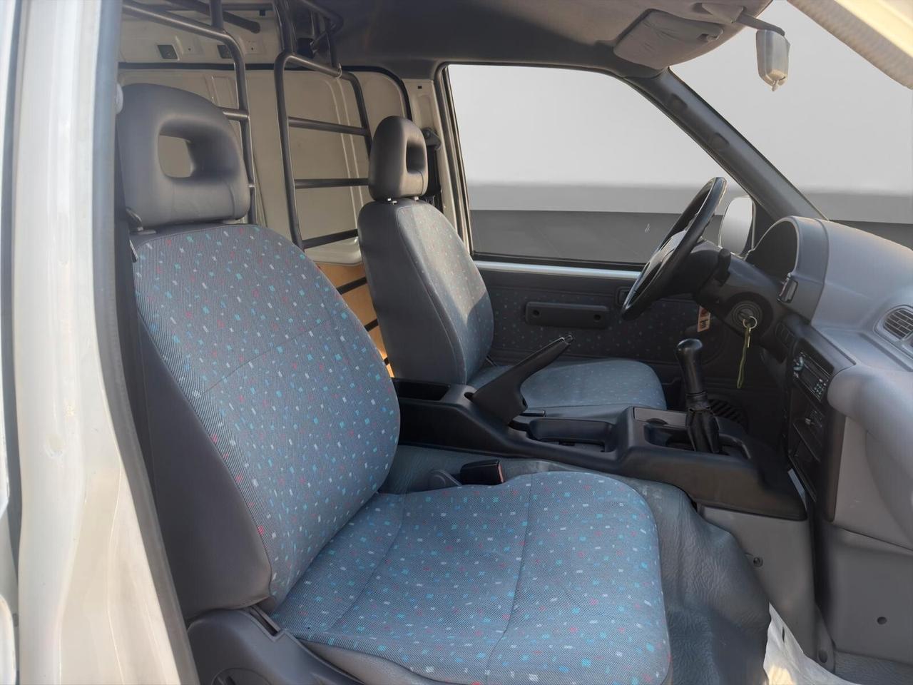 Nissan Vanette 2.3 diesel 75cv SOLI 114.000 Km!