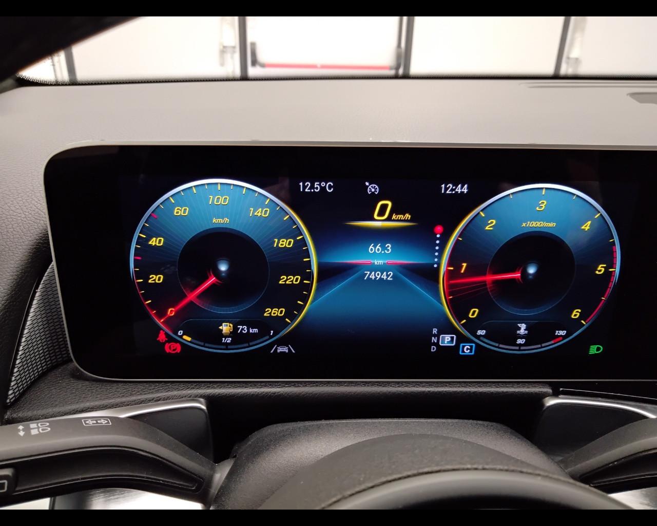 Mercedes-Benz GLB - X247 2019 - GLB 180 d Sport auto