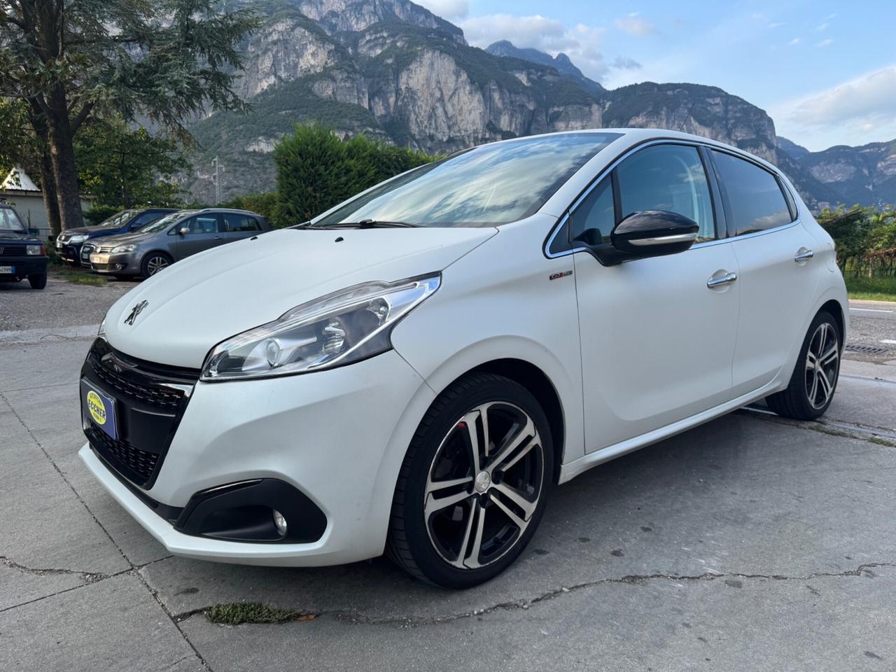 Peugeot 208 GT Line 1.2 110CV NEOPATENTATI