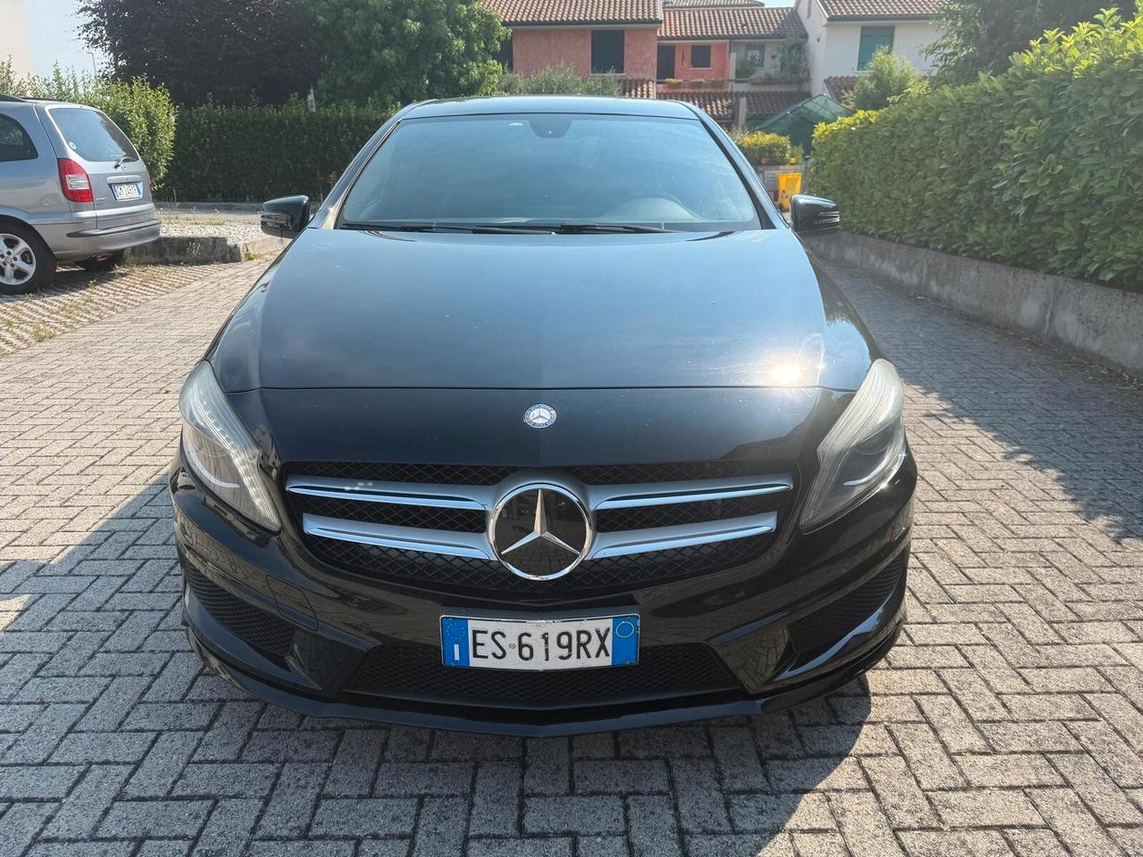 Mercedes A180 Premium AMG