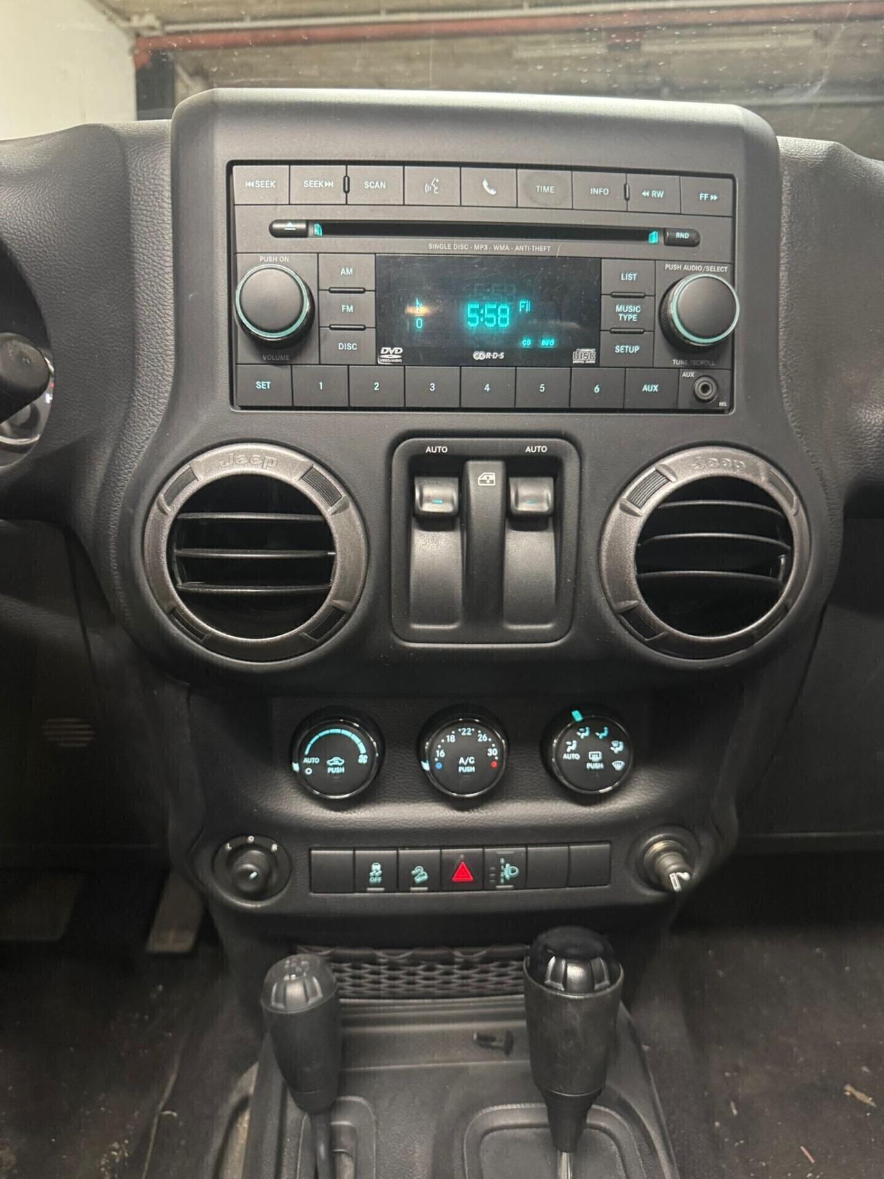 Jeep Wrangler 2.8 CRD DPF Sahara Auto 2013