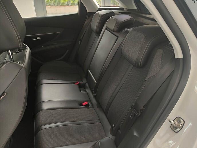 Peugeot 3008 BlueHDi 130 S&S Allure