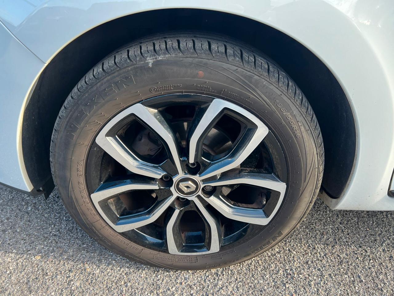 Renault Clio TCe 12V 90 CV GPL 5 porte Moschino Intens