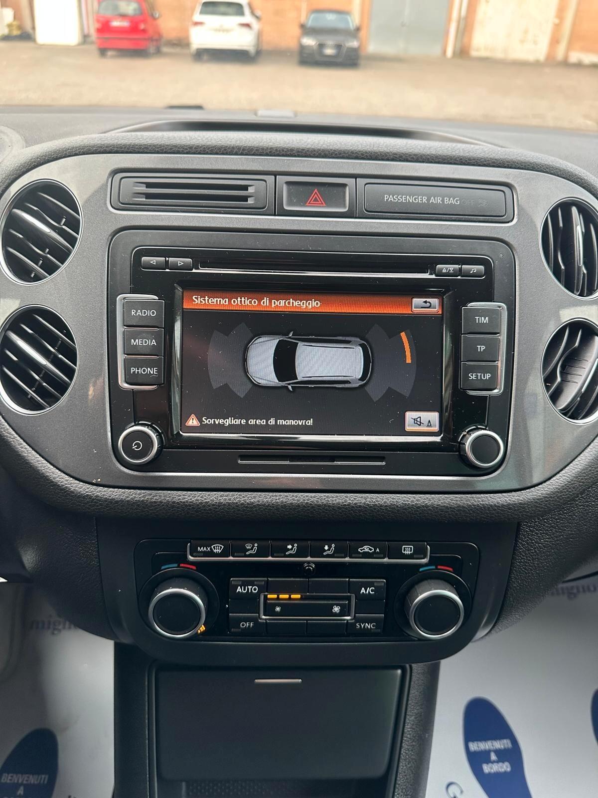 Volkswagen Tiguan 2.0 TDI Plus 110 CV Sport & Style BlueMotion Tech. TETTO APRIBILE E TUTTI TAGLIANDI VW