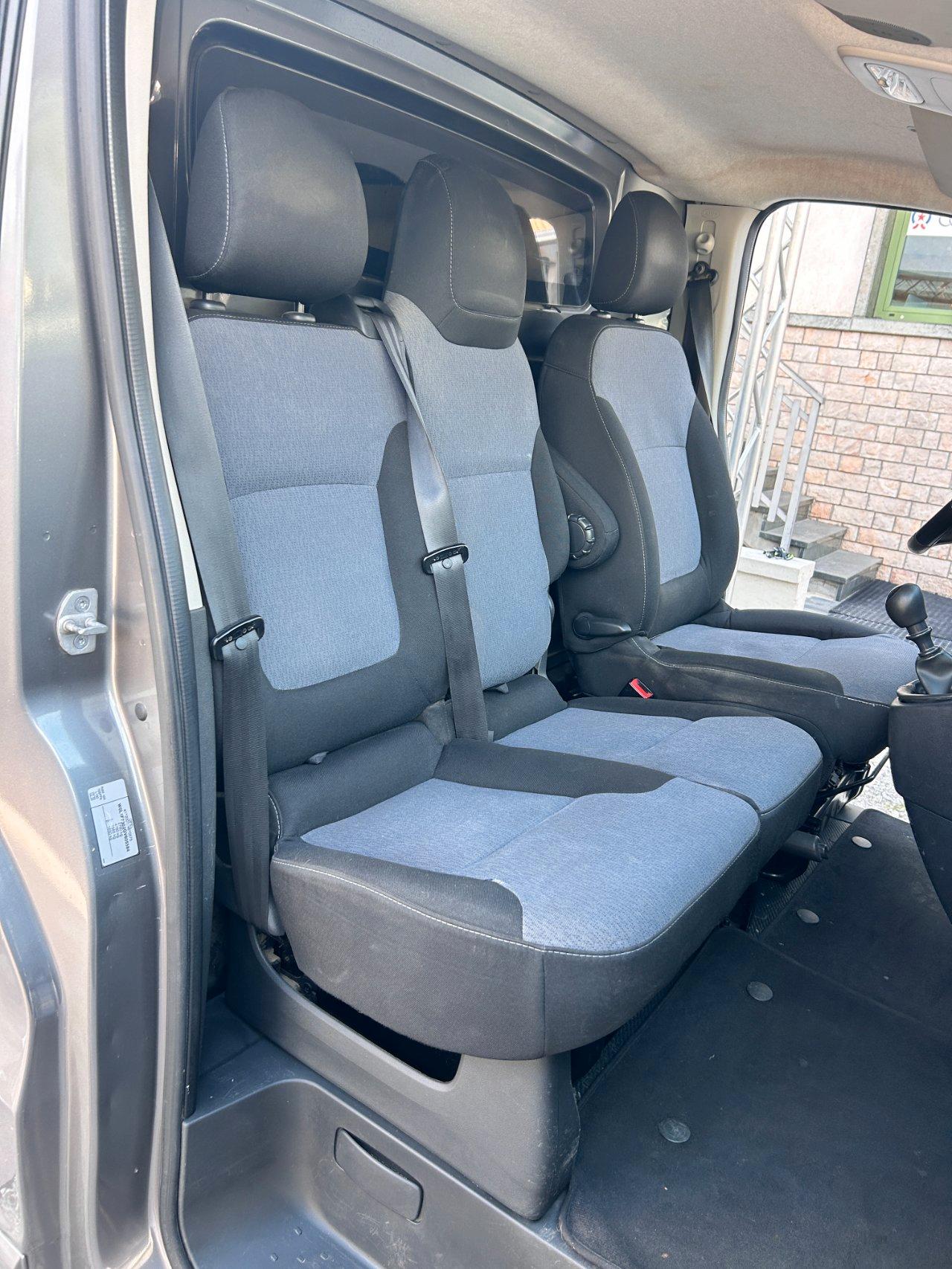 OPEL VIVARO FURGONE 3 POSTI