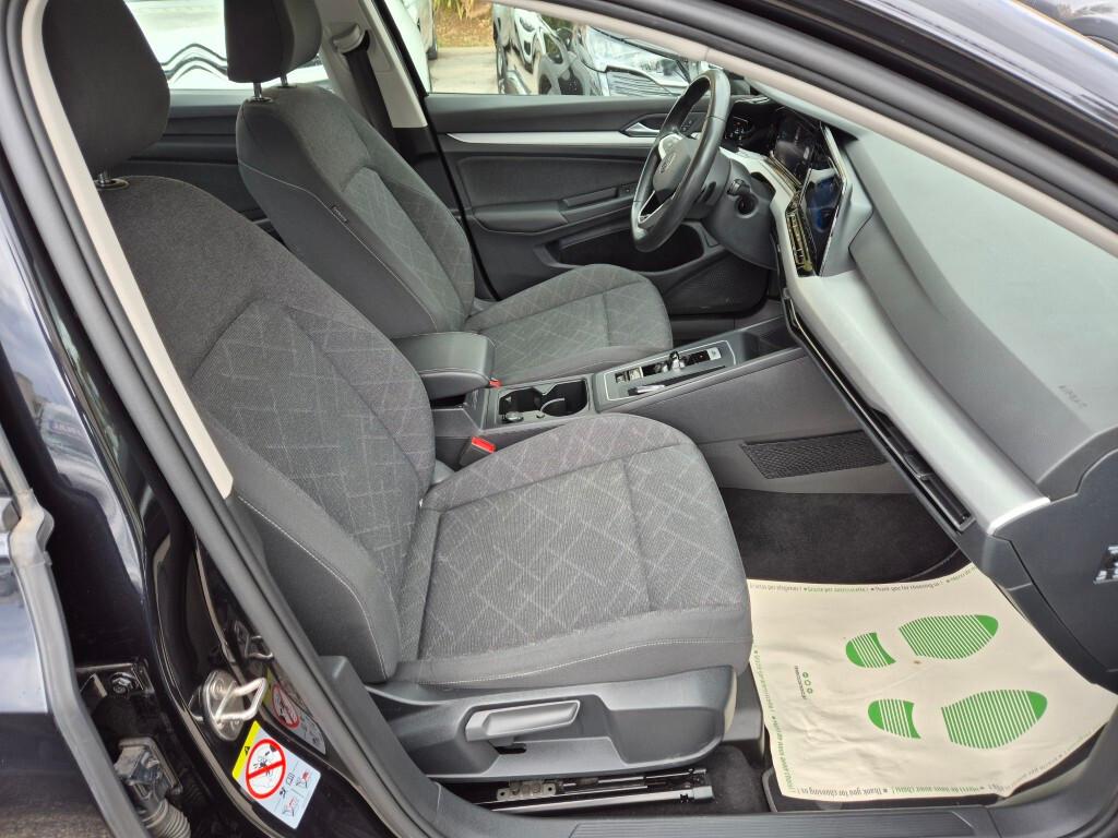 Volkswagen Golf 8 1.0 110CV eTSI EVO DSG Life