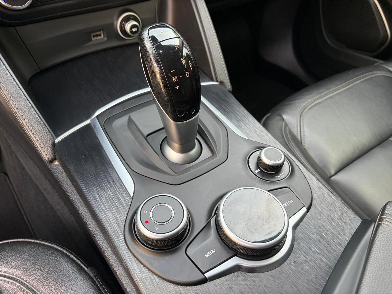 Alfa Romeo Stelvio 2.2 Turbodiesel 160CV AT8 RWD Sport-Tech
