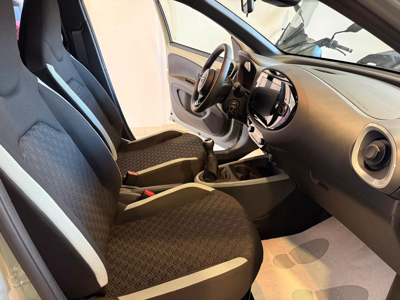 Toyota Aygo X 1.0 VVT-i 72 CV 5 porte Trend