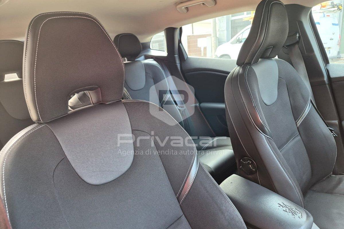 VOLVO V40 D2 1.6 Powershift Kinetic