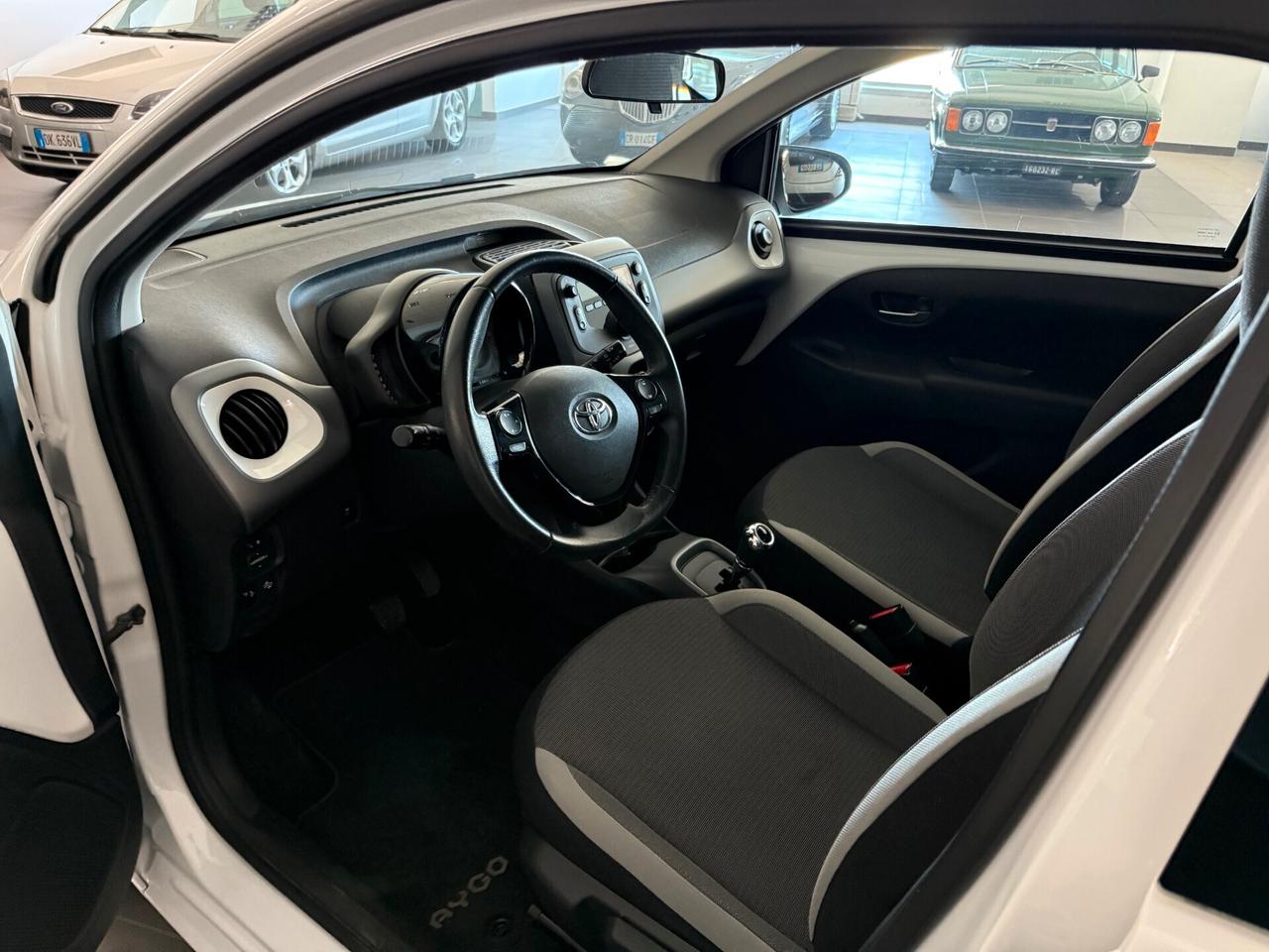 Toyota Aygo Connect 1.0 VVT-i 72 CV 5 porte x-play cambio automatico