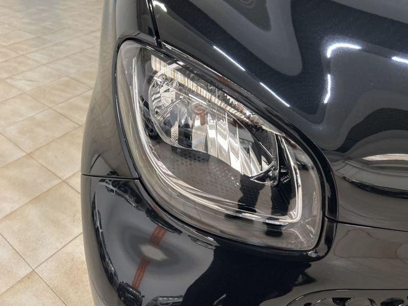 smart fortwo EQ PURE 22KW