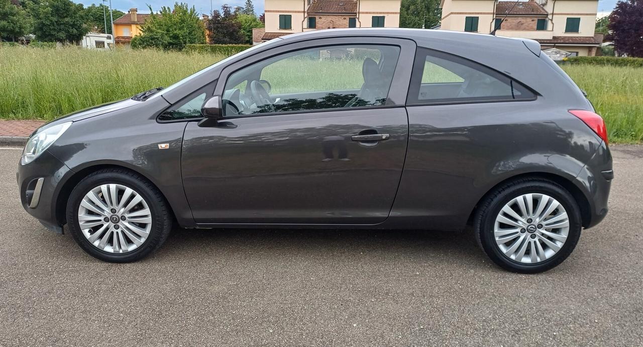 Opel Corsa 1.2 85CV 3 porte GPL-TECH b-color
