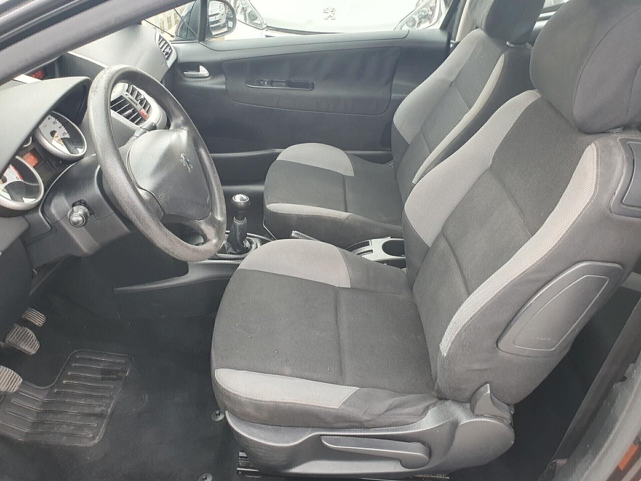 Peugeot 207 1.4hdi 70cv Neopatentati 2006