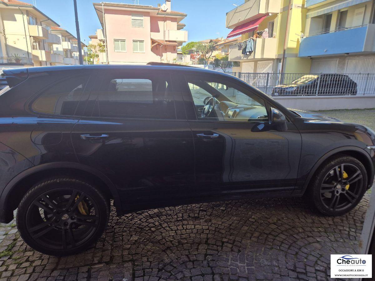 PORSCHE - Cayenne - 3.0 Diesel
