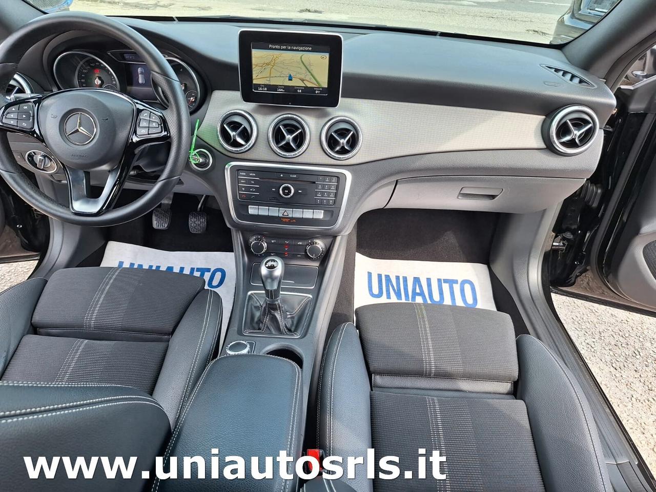 Mercedes-benz CLA 180 d Premium