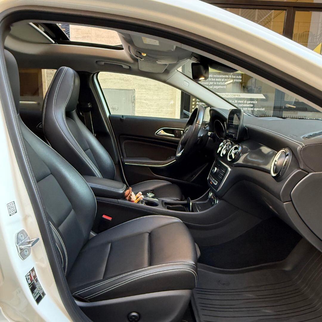 Mercedes GLA 200 d Premium Night Edition **FULL**