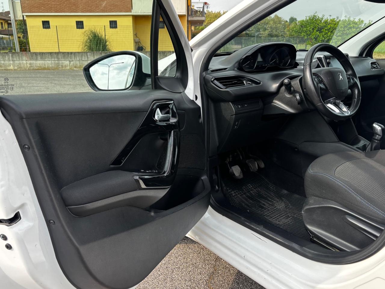 Peugeot 208 PureTech 82 Stop&Start 5 porte Signature